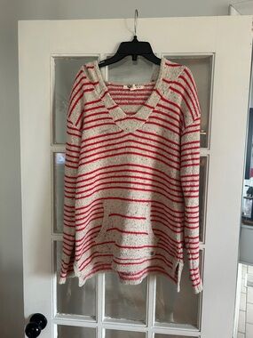 Roxy Striped V-Neck Sweater in Cream and Red
